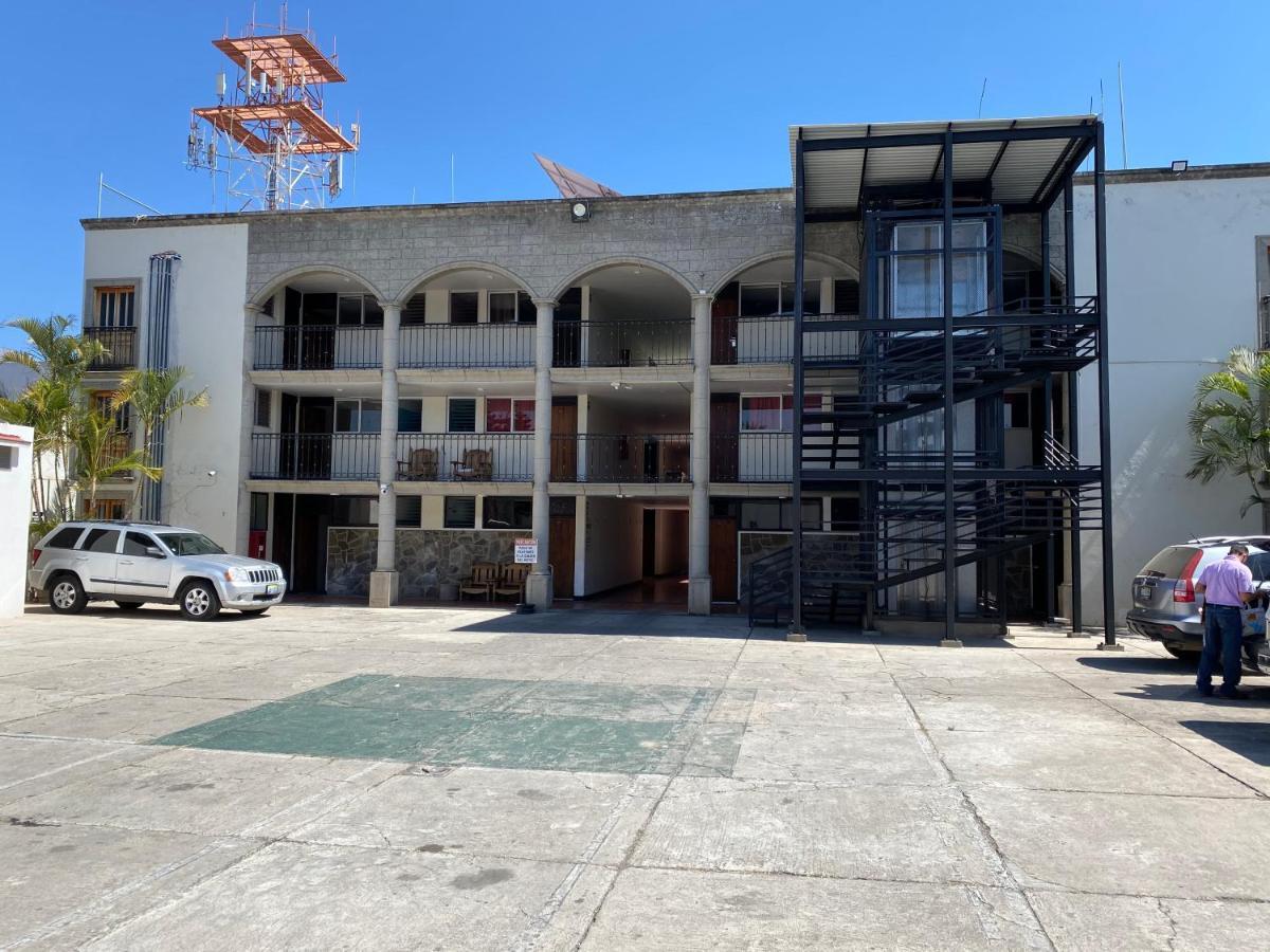 Hotel Flamingos De Ciudad Guzman Exterior foto